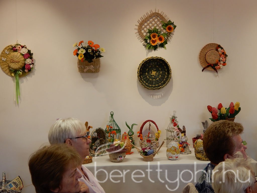 A berettyóújfalui papírfonó kör kiállítása 18